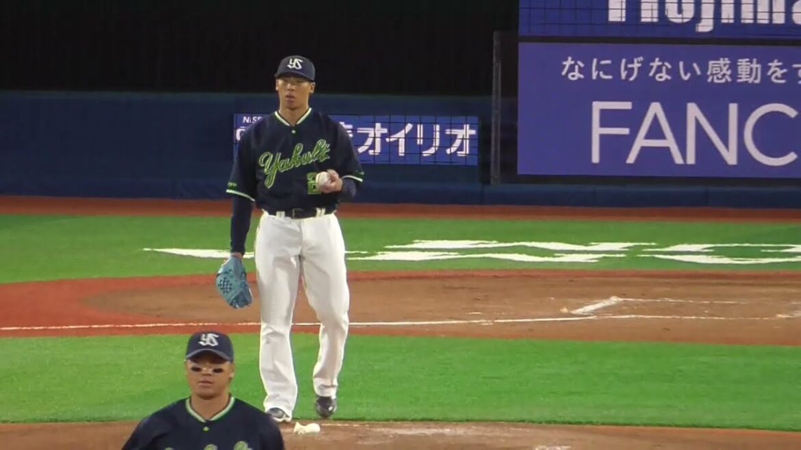 2025年5月30日 東京ヤクルト・山野 太一 投手の準備投球（ボールデッド中）