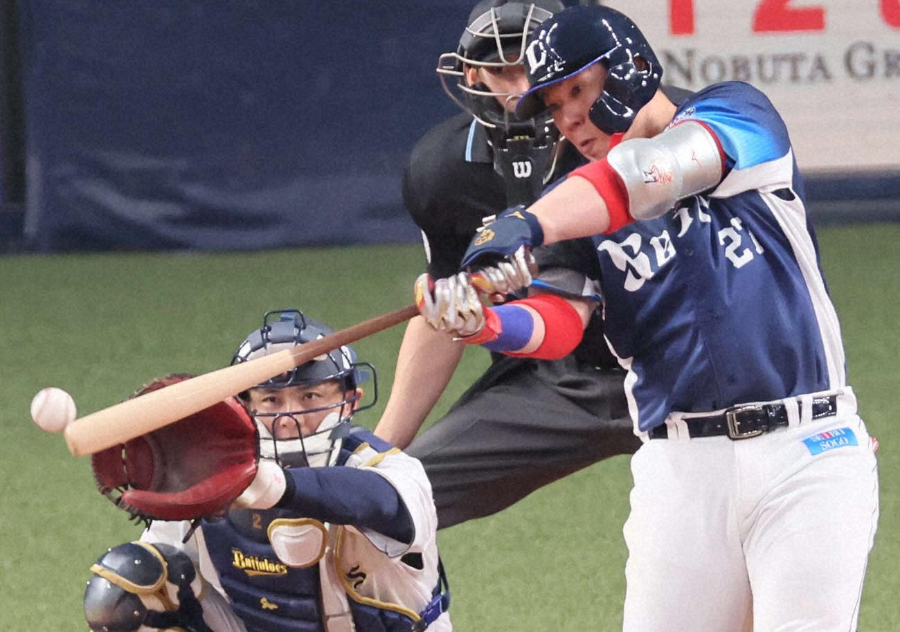 栗山から「ぶっ飛んでる」と評された炭谷