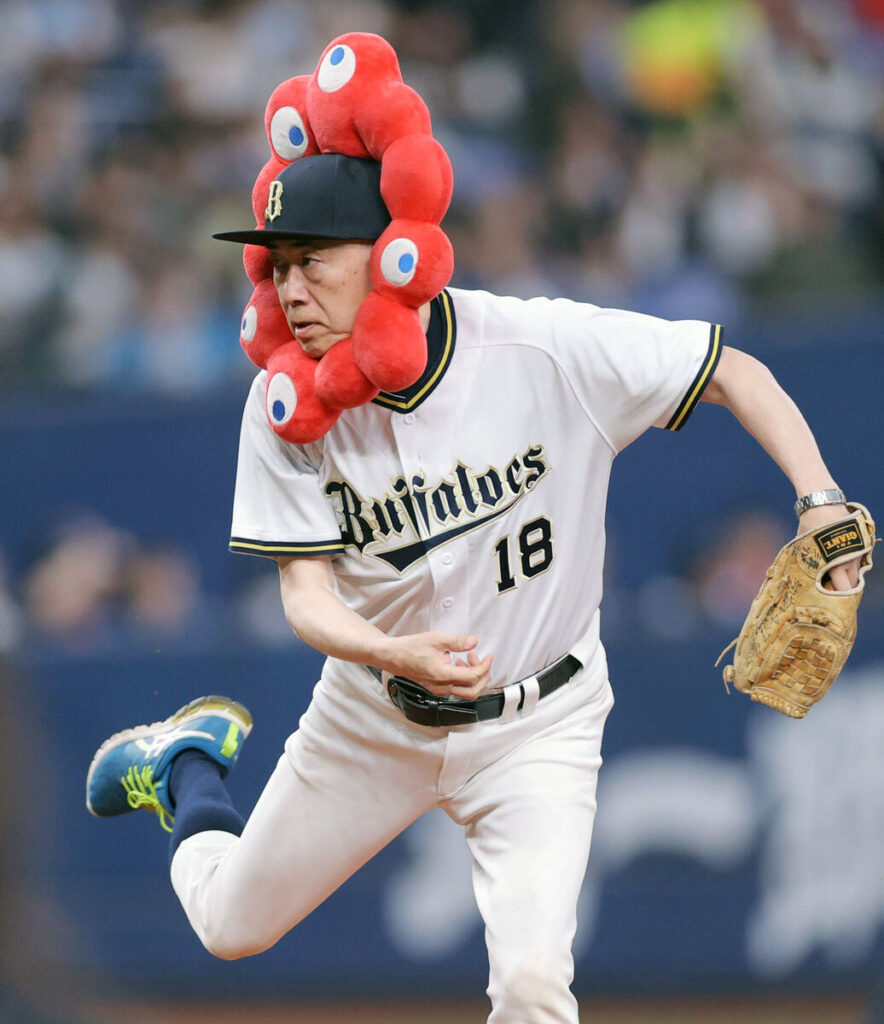【オリックス】大阪観光局の溝畑宏理事長が始球式 ミャクミャクのグッズかぶり「バファローズ日本一だ!」(スポーツ報知) – Yahoo!ニュース – Yahoo!ニュース 【オリックス】大阪観光局の溝畑宏理事長が始球式 ミャクミャクのグッズかぶり「バファローズ日本一だ!」(スポーツ報知) - Yahoo!ニュース - Yahoo!ニュース