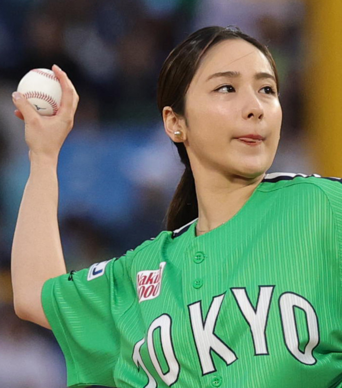 【ヤクルト】平祐奈が始球式 白のパンツスタイルでワンバン投球「60点」と自己採点(日刊スポーツ) – Yahoo!ニュース – Yahoo!ニュース 【ヤクルト】平祐奈が始球式 白のパンツスタイルでワンバン投球「60点」と自己採点(日刊スポーツ) - Yahoo!ニュース - Yahoo!ニュース