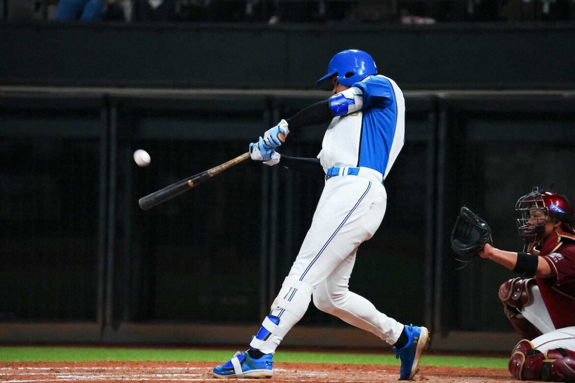 新庄日本ハム 史上初“逆転満塁弾返し”で3連勝 万波トップ独走9号、2発で6打点大暴れ（スポニチアネックス） - Yahoo!ニュース - Yahoo!ニュース