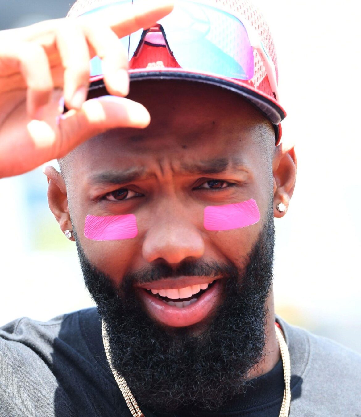 広島 ファビアンがピンクのアイパッチで登場 アイブラックならぬ“アイピンク”効果のほどは？（デイリースポーツ） - Yahoo!ニュース - Yahoo!ニュース