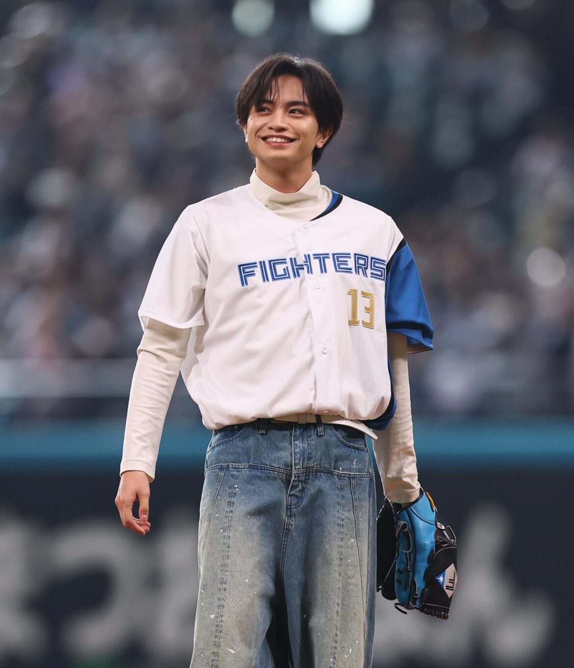 中島健人が始球式→異例のインタビュアー役で登場 日本ハム２選手がイジる ファンは爆笑「宮西一色かと思いきや中島一色で…」（デイリースポーツ） - Yahoo!ニュース - Yahoo!ニュース