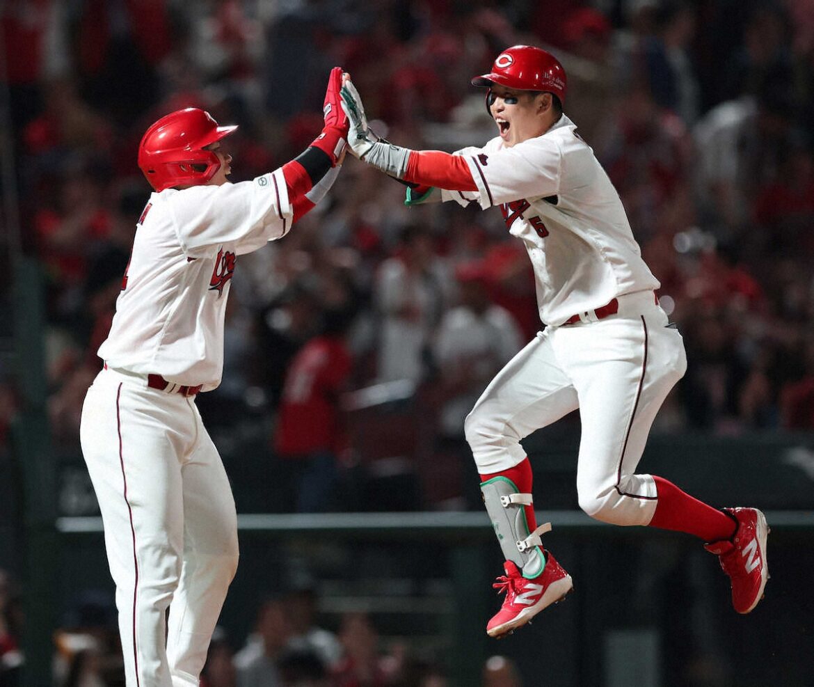 広島・小園海斗がプロ初満弾！ 今季セ・リーグ初 逆転の一発にナイン跳びはね、マツダお祭り騒ぎ（スポニチアネックス） - Yahoo!ニュース - Yahoo!ニュース