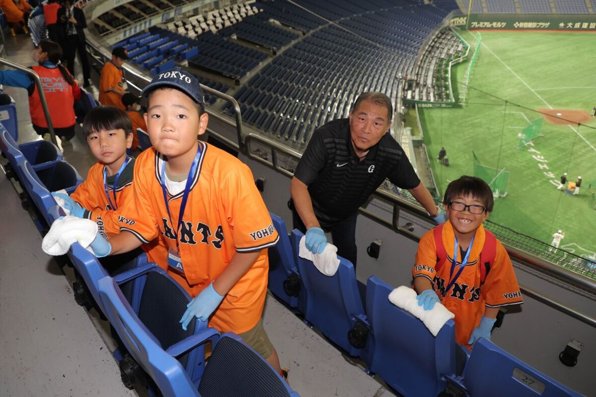 【巨人】ＪＥＲＡと清掃活動を実施 村田真一氏「東京Ｄをきれいにしていただけてありがたい」小学生ら８６人が参加（スポーツ報知） - Yahoo!ニュース - Yahoo!ニュース