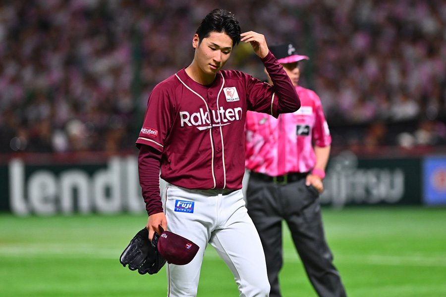 危険球退場となった楽天・内星龍【写真：古川剛伊】