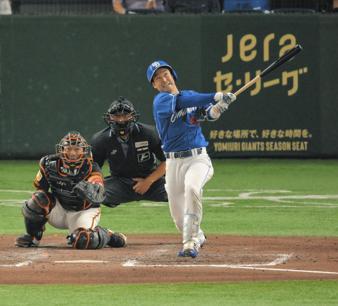 中日、一発攻勢で逆転！ 山本泰寛がプロ初２打席連続ソロ、代打・板山祐太郎が今季１号の逆転２ラン（中日スポーツ） - Yahoo!ニュース - Yahoo!ニュース