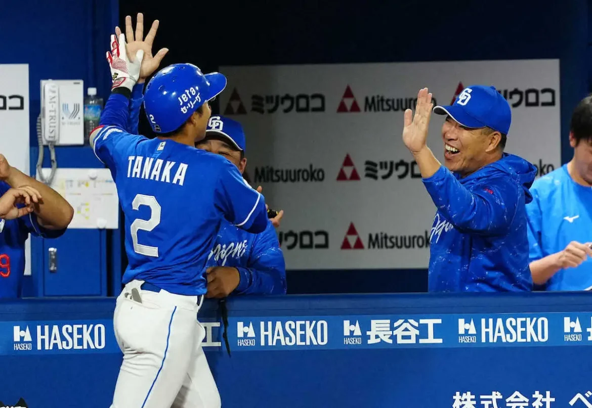 中日・井上監督「小さな大巨人」1メートル66の田中の決勝弾に「大絶賛の大賞賛を監督が…」 - スポニチ Sponichi Annex 野球