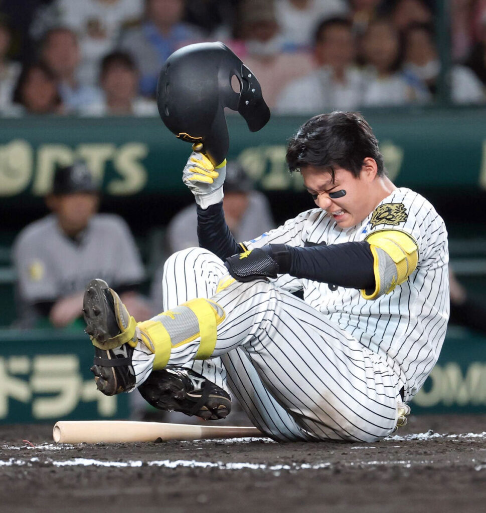 【阪神】森下翔太が負傷交代 試合後は左足を引きずる 藤川監督「あしたになってみないと分からない」(スポーツ報知) – Yahoo!ニュース – Yahoo!ニュース 【阪神】森下翔太が負傷交代 試合後は左足を引きずる 藤川監督「あしたになってみないと分からない」(スポーツ報知) - Yahoo!ニュース - Yahoo!ニュース