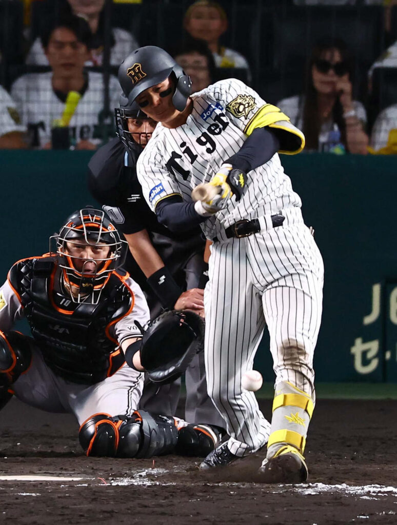【阪神】森下翔太が負傷交代…左膝に自打球当てもんどり打って倒れる 打撃続行も併殺打(日刊スポーツ) – Yahoo!ニュース – Yahoo!ニュース 【阪神】森下翔太が負傷交代…左膝に自打球当てもんどり打って倒れる 打撃続行も併殺打(日刊スポーツ) - Yahoo!ニュース - Yahoo!ニュース