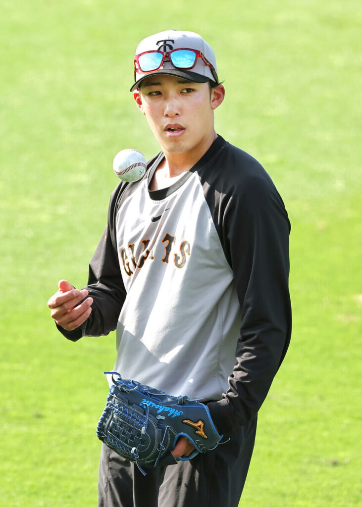「どんどん勝負していきたい」巨人・赤星優志が3勝目へ攻めの投球宣言…23日ヤクルト戦先発 – スポーツ報知 キャッチボールで調整した赤星(カメラ・竜田 卓)