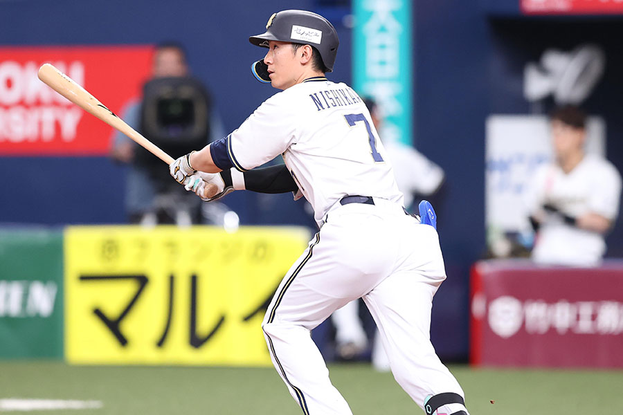 オリックス・西川龍馬【写真：栗木一考】