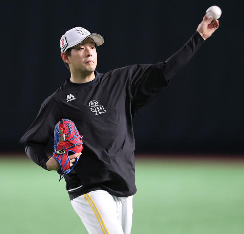 【ソフトバンク】大江竜聖が24日オリックス戦から移籍後初の1軍合流「結果で頑張りたい」 – nikkansports.com キャッチボールで調整する大江(撮影・梅根麻紀)