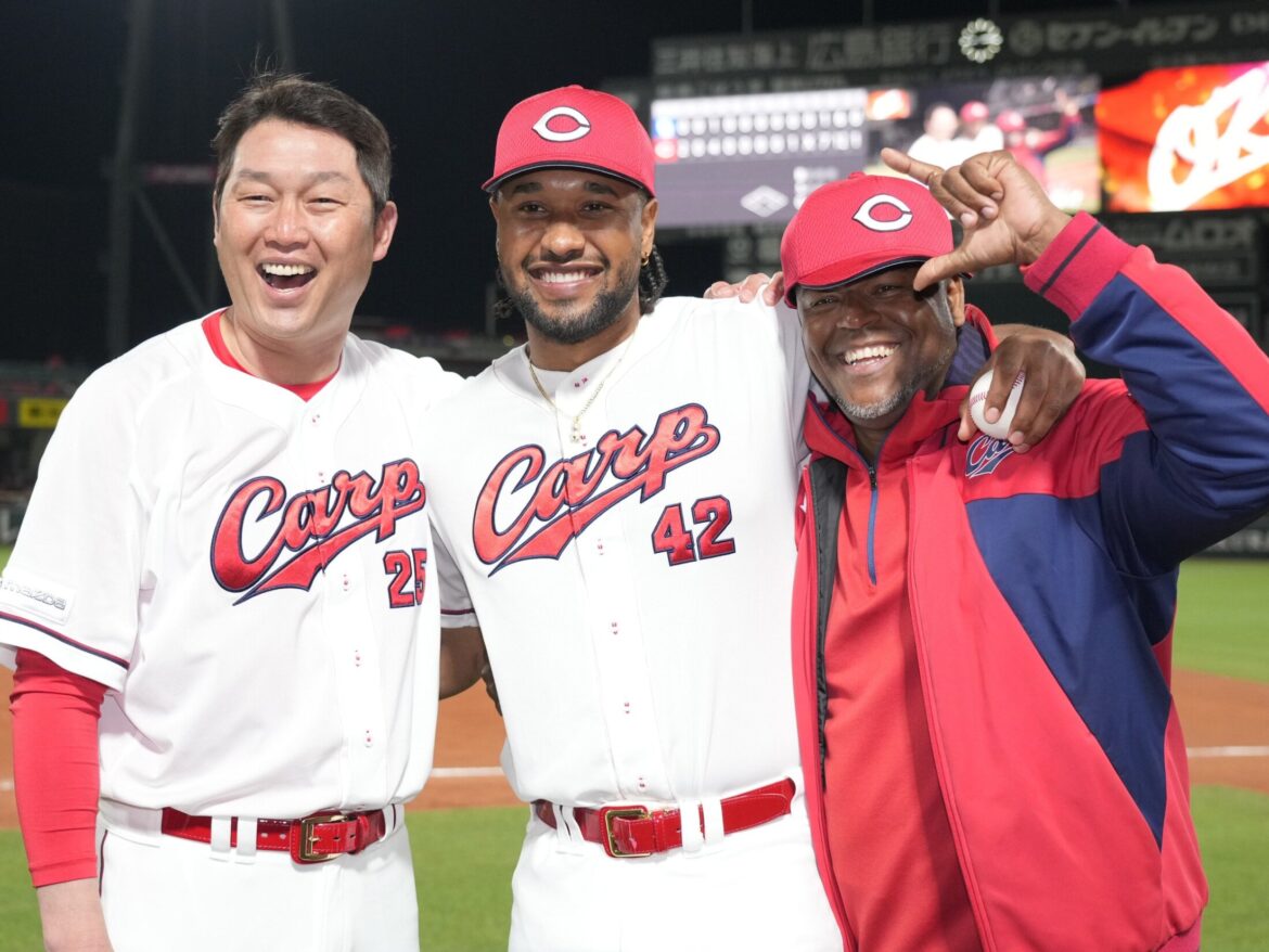 「フェリちゃんは本当にありがたい」広島カープ・新井貴浩監督も絶賛するドミニカ人フェリシアーノの「通訳」を超えた仕事「選手の教育係も…」(Number Web) – Yahoo!ニュース – Yahoo!ニュース 「フェリちゃんは本当にありがたい」広島カープ・新井貴浩監督も絶賛するドミニカ人フェリシアーノの「通訳」を超えた仕事「選手の教育係も…」(Number Web) - Yahoo!ニュース - Yahoo!ニュース