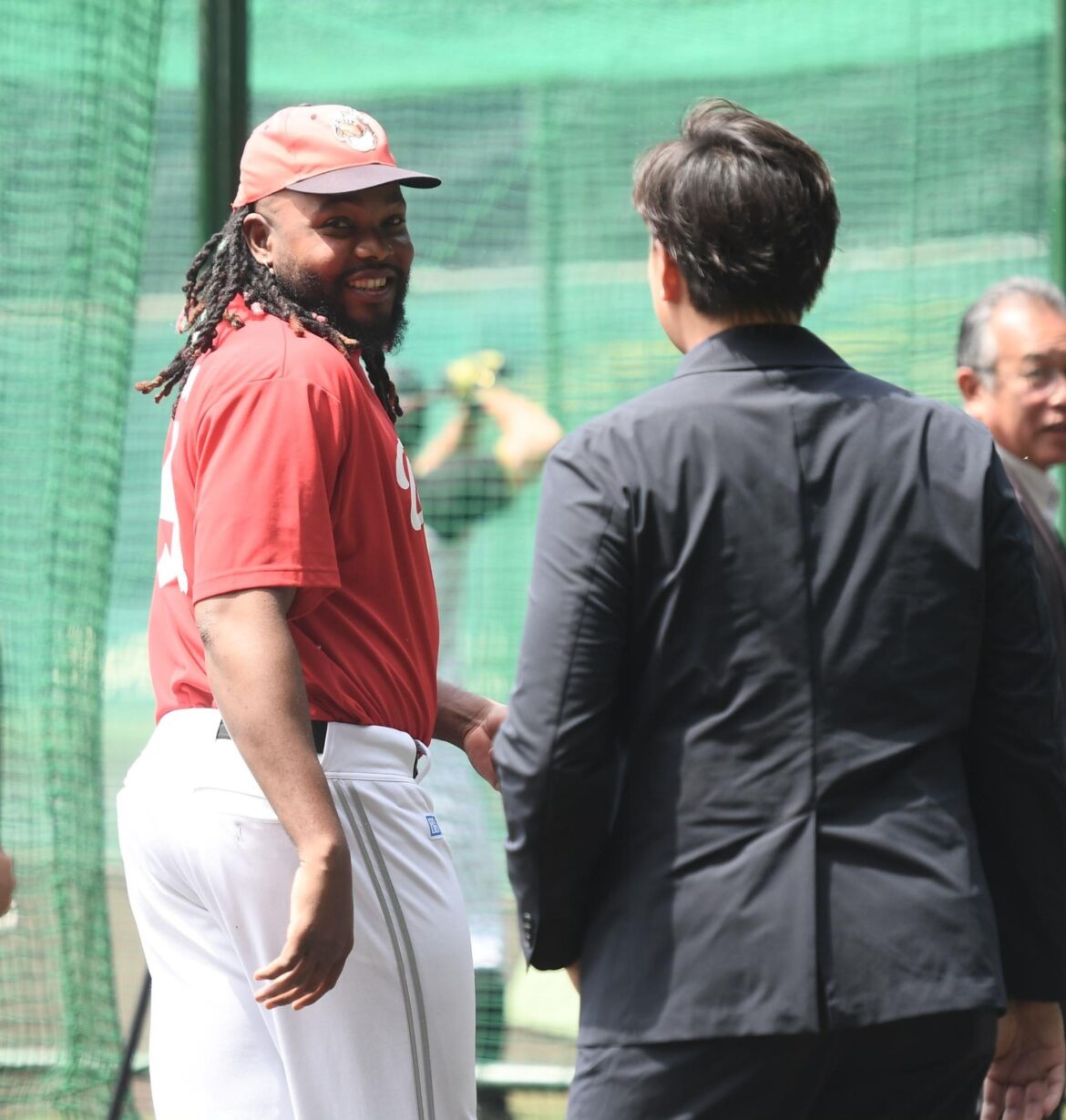 阪神 通算９６セーブの元助っ人が甲子園に帰還 すらりとしたスタイルが激変 原口らと旧交を温める（デイリースポーツ） - Yahoo!ニュース - Yahoo!ニュース