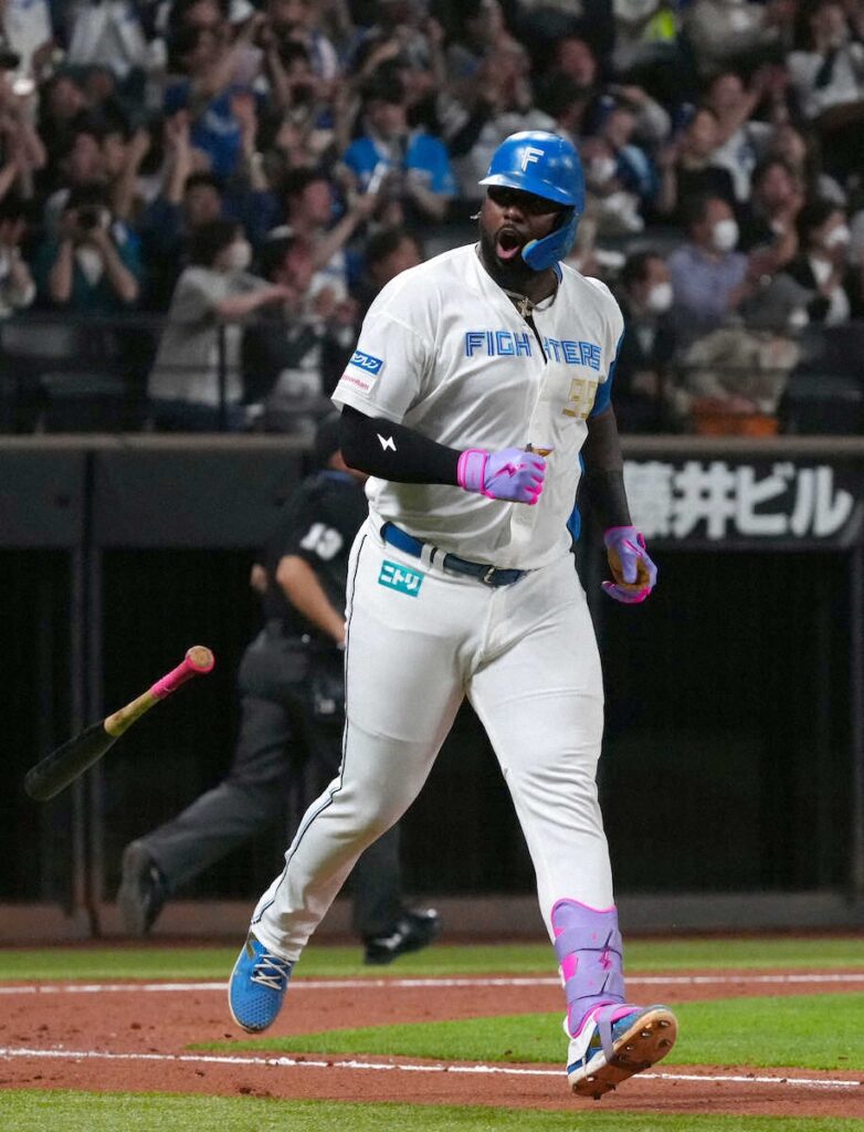 日本ハム・レイエス&万波が10号そろい踏み レイエス特大弾も「ホントニチョットオコッテル」（スポニチアネックス） - Yahoo!ニュース - Yahoo!ニュース