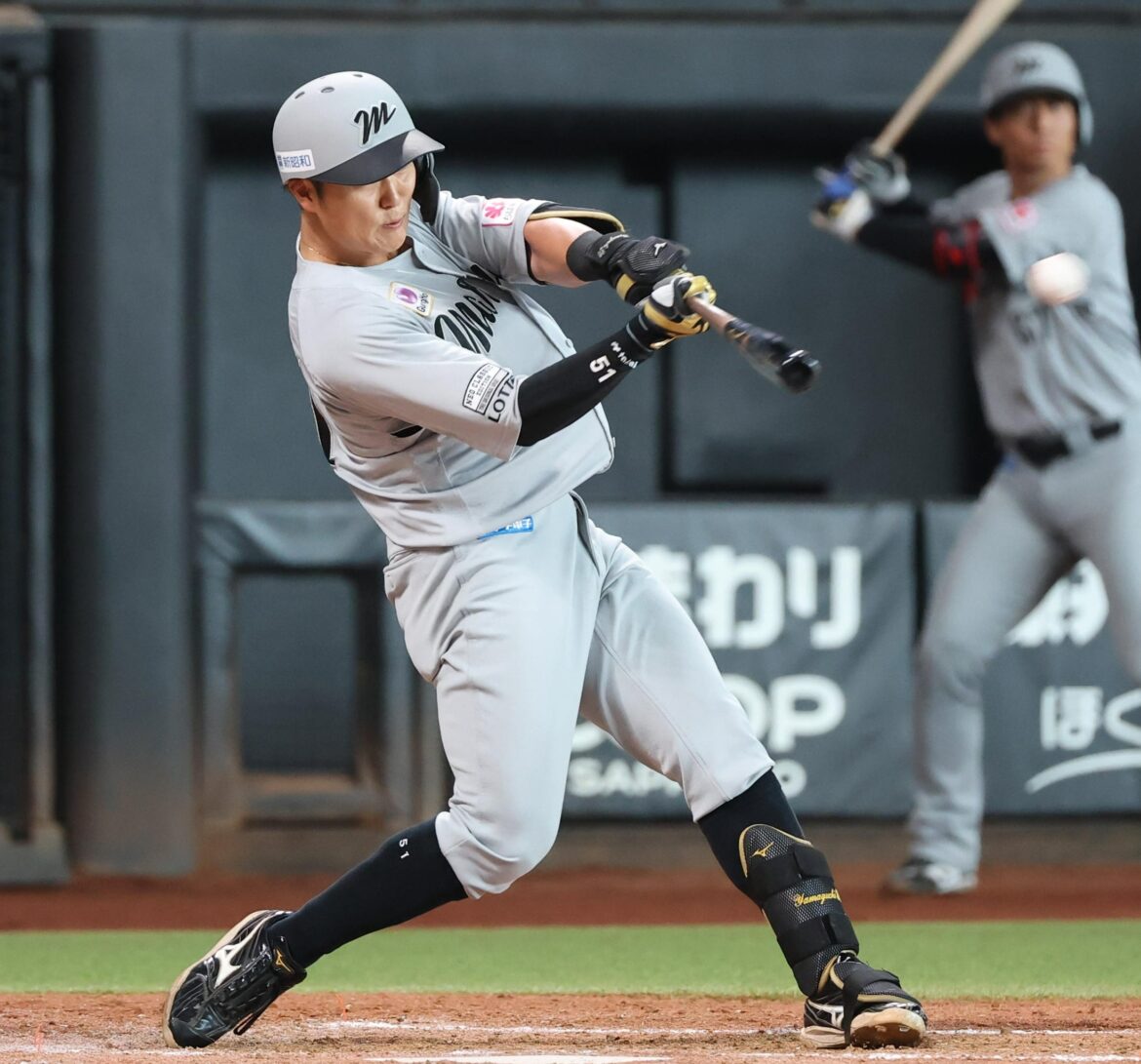 【ロッテ】悪夢の逆転サヨナラ負け 両リーグ最速30敗で最悪借金13…鈴木が9回2死から矢澤に同点打 郡司に痛恨の悲劇打を浴びる(TBS NEWS DIG Powered by JNN) 【ロッテ】悪夢の逆転サヨナラ負け 両リーグ最速30敗で最悪借金13...鈴木が9回2死から矢澤に同点打 郡司に痛恨の悲劇打を浴びる(TBS NEWS DIG Powered by JNN)