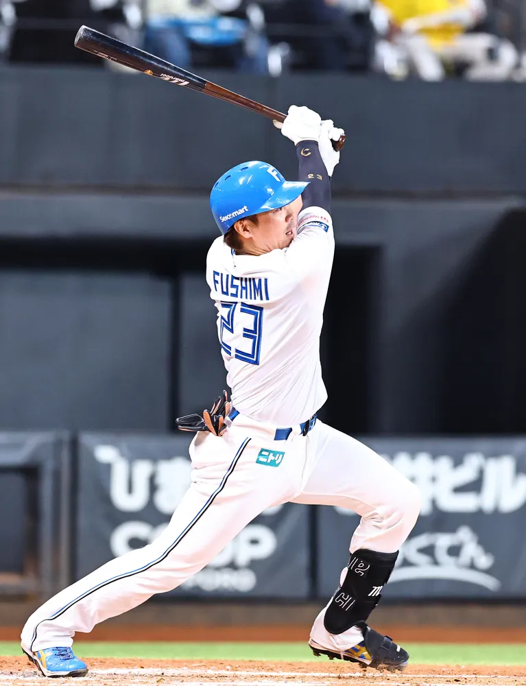 日本ハム 「満塁男」伏見 気を吐く2打点(20日) – 北海道新聞デジタル 日本ハム 「満塁男」伏見 気を吐く2打点(20日) - 北海道新聞デジタル