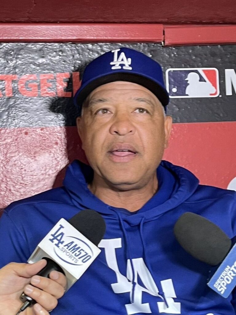ロバーツ監督