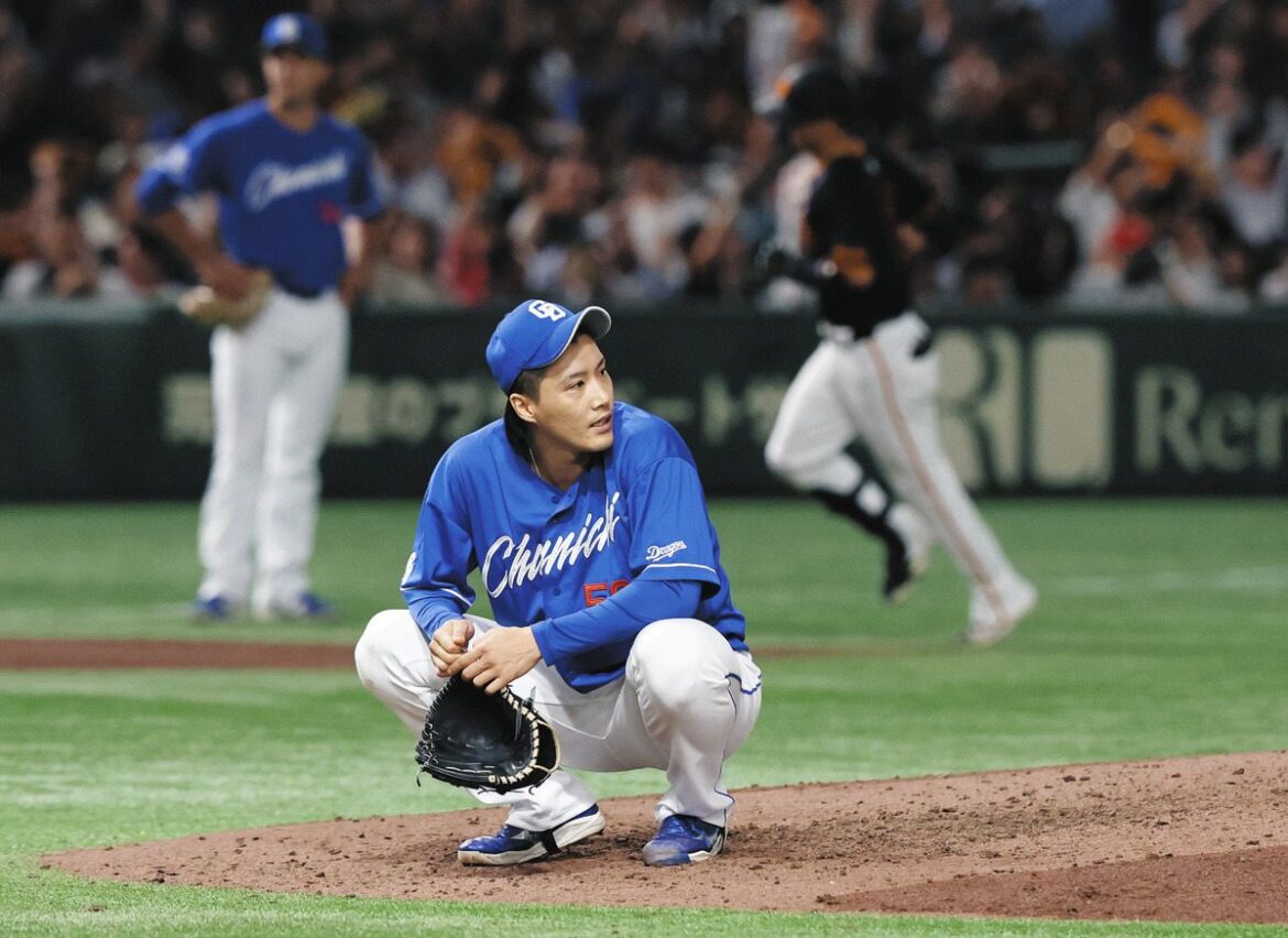 16日の巨人戦、８回に逆転３ランを浴びた中日・斎藤