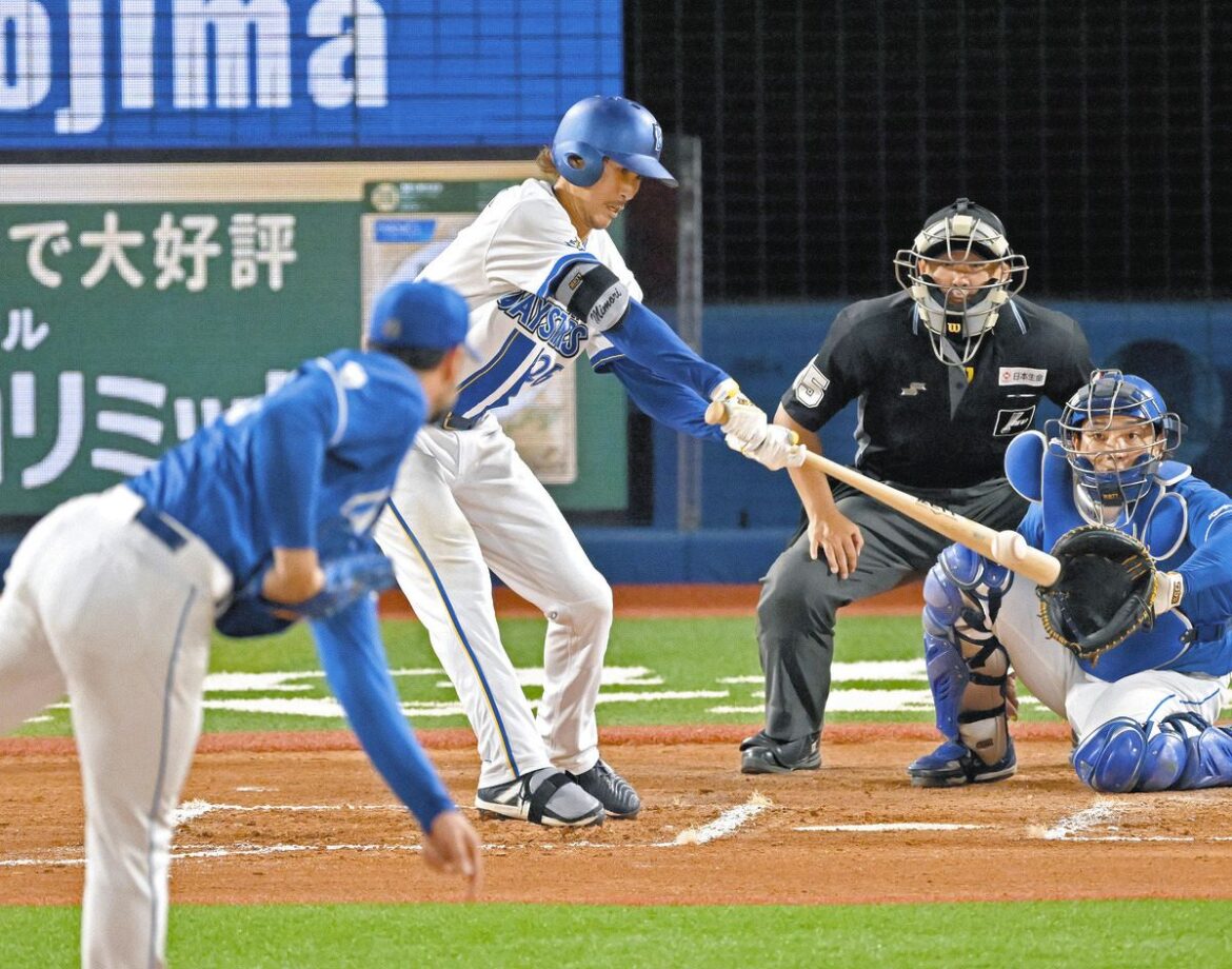 DeNA、6回の追加点の場面で河田雄祐・三塁コーチの好判断にSNS注目「判断神すぎる」「ないす信号機」「一生囲い込んだほうがいい」:中日スポーツ・東京中日スポーツ – 中日新聞Web 6回裏1死一、二塁、DeNA・三森が左前適時打を放つ