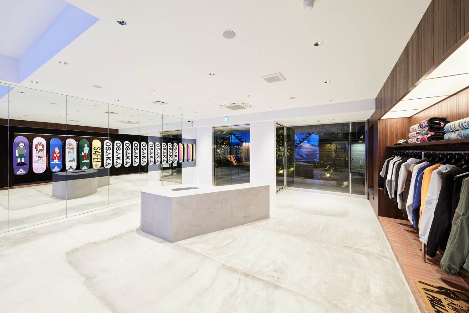 パレス スケートボードが大阪・心斎橋にオープン、阪神タイガースコラボのスカジャンなど限定発売｜写真40