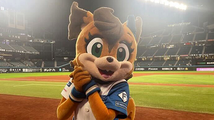 ポリーにとって松本剛選手は「お兄ちゃん」【パ・マスコット紹介2025】 – パ・リーグ.com ポリー【© H.N.F.】