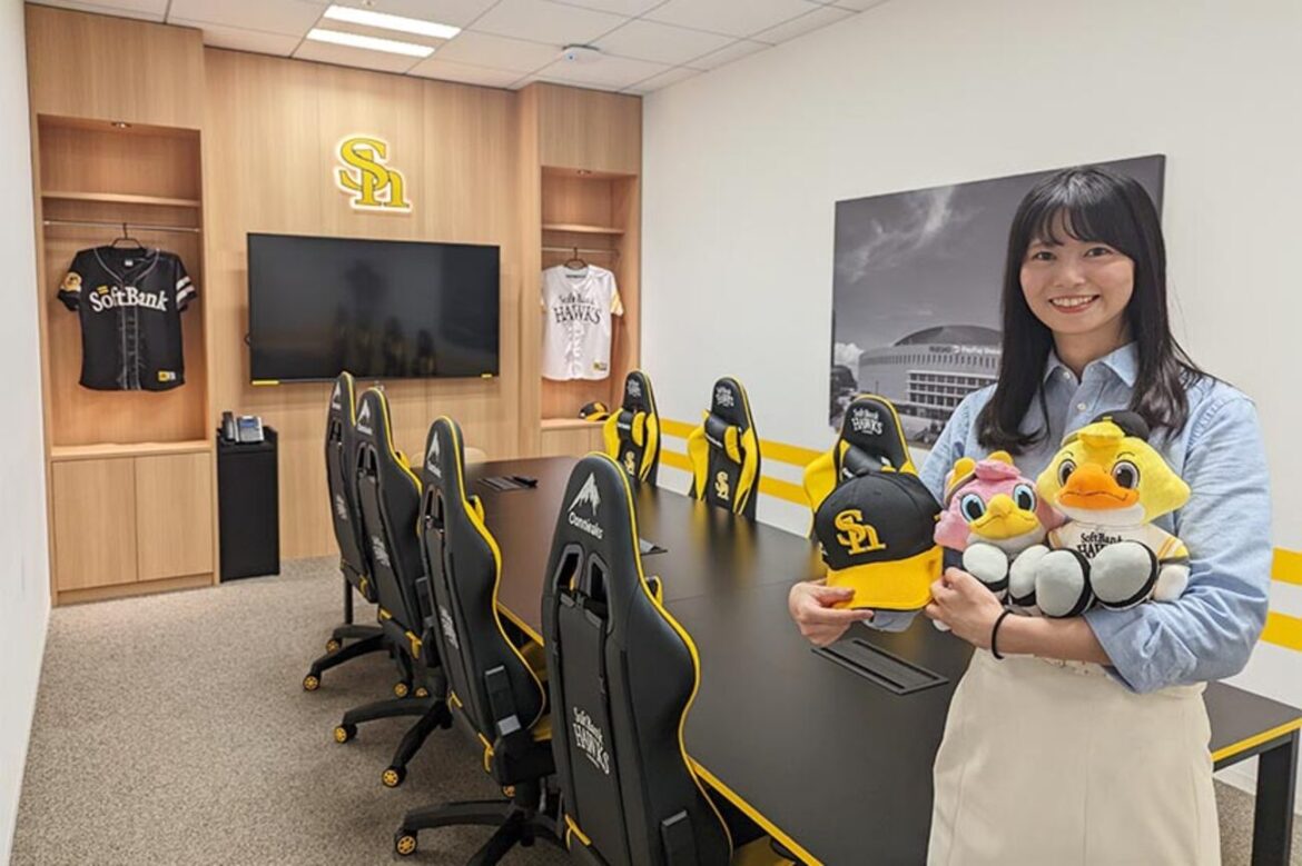 来訪者も体験できるホークスの魅力が詰まった空間。ソフトバンク本社に「ホークスエリア」誕生! – ITをもっと身近に。ソフトバンクニュース – ソフトバンク 来訪者も体験できるホークスの魅力が詰まった空間。ソフトバンク本社に「ホークスエリア」誕生! - ITをもっと身近に。ソフトバンクニュース - ソフトバンク