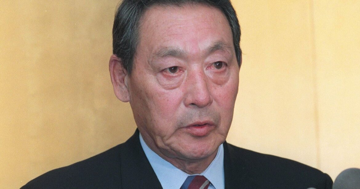 「俺が『使うな』と言えば、どの球団も…」“巨人4位指名を拒否→ドラ1でプロ”を目指した異色選手の物語…心を折られた「球界の寝業師」からの一言 - ドラフト会議 | プロ野球 - Number Web