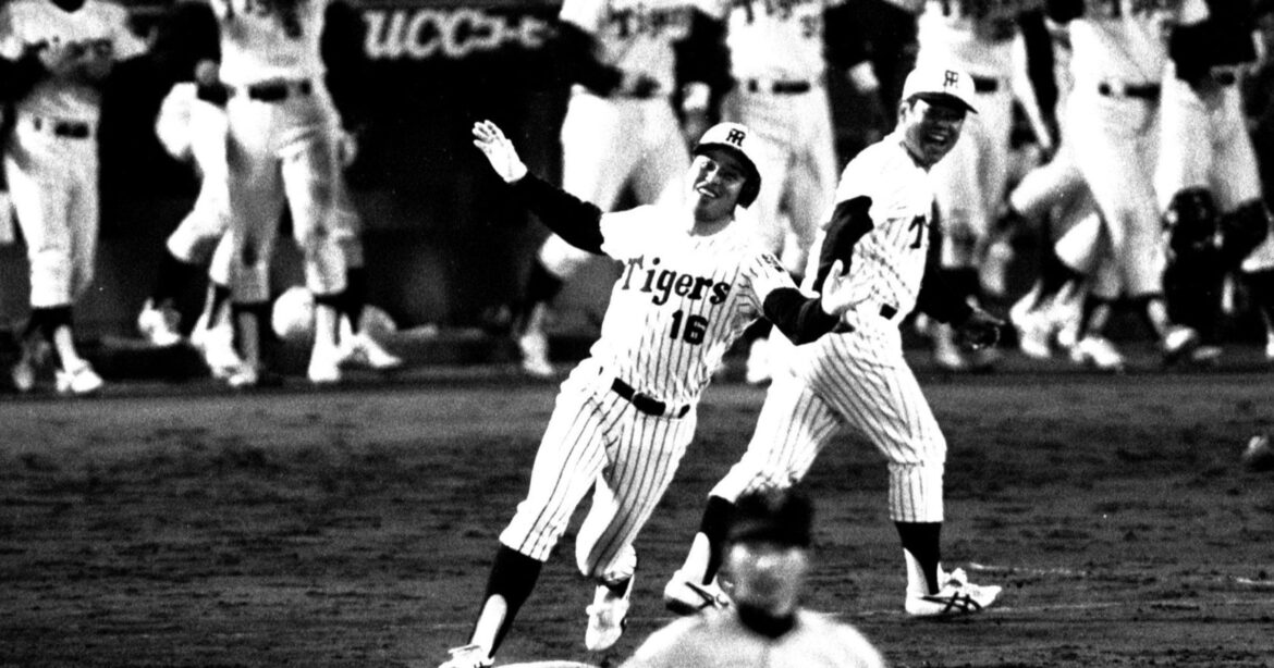 「アレがオレの最高の一発よ」岡田彰布が明かした阪神“伝説の3連発”「必ず変化球が来るとわかったわ…ホンマに気持ちのええホームラン」 - プロ野球 - Number Web