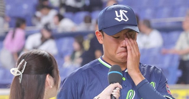 「こんなに苦しいなら辞めちゃった方が楽じゃん」ヤクルト・奥川恭伸が明かす復活までの壮絶な日々…見知らぬ人に手術を迫られ中傷も「あの涙の意味は」 – プロ野球 – Number Web 「こんなに苦しいなら辞めちゃった方が楽じゃん」ヤクルト・奥川恭伸が明かす復活までの壮絶な日々…見知らぬ人に手術を迫られ中傷も「あの涙の意味は」 - プロ野球 - Number Web