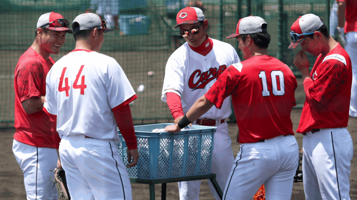 田村俊介、サヨナラ賞年間大賞の先輩に「後継ぎ」宣言 – 中国新聞デジタル 田村俊介、サヨナラ賞年間大賞の先輩に「後継ぎ」宣言 - 中国新聞デジタル