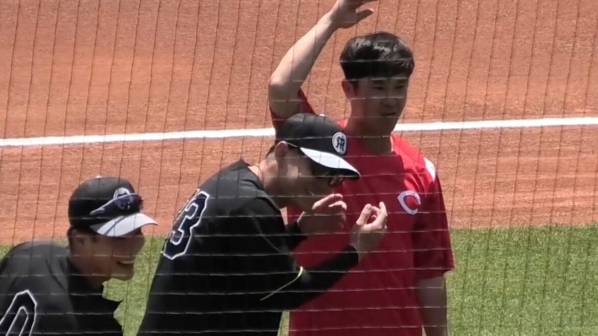 上本崇司、明大後輩の阪神糸原選手をいじってじゃれ合い楽しそう！広島東洋カープvs阪神タイガース 2025年5月31日