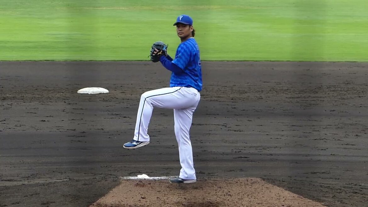 2025年5月27日 イースタンリーグ 北海道日本ハム戦 佐々木 千隼 投手の準備投球(ボールデッド中) 2025年5月27日 イースタンリーグ 北海道日本ハム戦 佐々木 千隼 投手の準備投球(ボールデッド中)