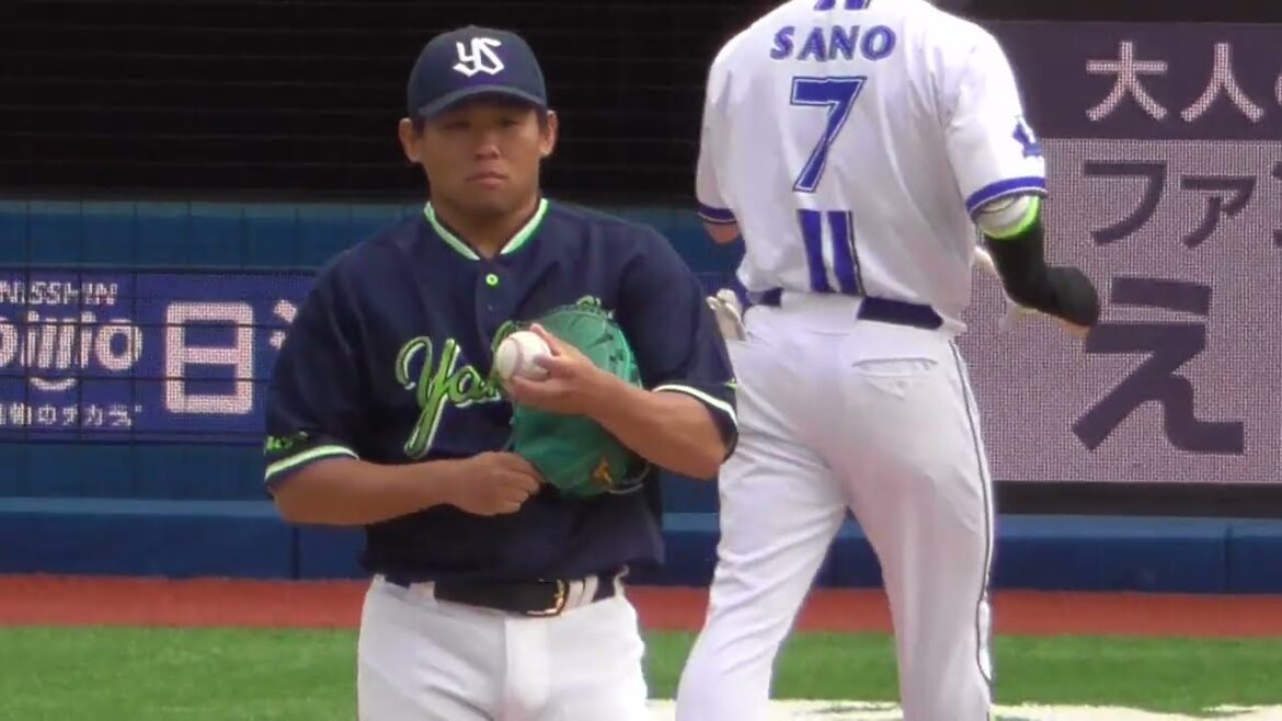 2025年6月1日 東京ヤクルト・田口 麗斗 投手の準備投球（ボールデッド中）