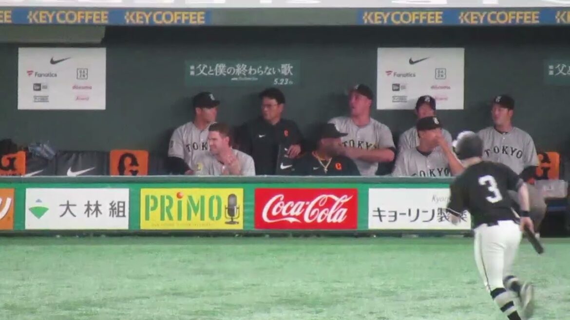 通訳のウィーラー キャベッジに話しかけにいく【読売ジャイアンツ対 ヤクルトスワローズ2025年5月23日】