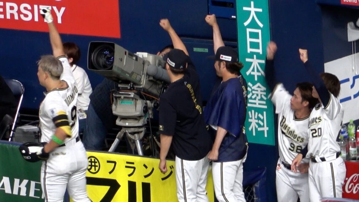 ラオウのソロホームラン！投手陣と昇天ポーズ！
