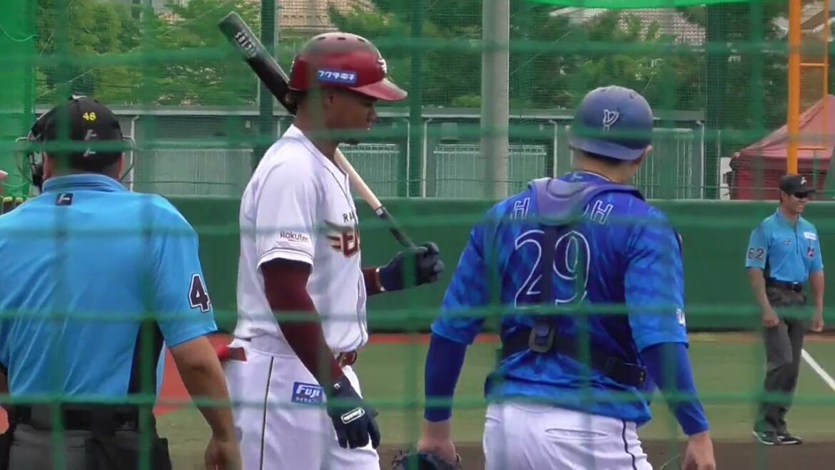 2025年6月4日 イースタンリーグ 東北楽天 オスカー・ゴンザレス 選手の打席入り（ボールデッド中)
