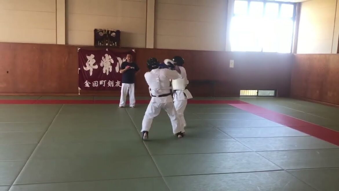 風門之儀２０２４　瀬川新初段・４８歳　変手STYLE　石の上にも３年・修身とは何か?　日本拳法道連盟の錦糸・刺繍入り黒帯を締めての初乱取り。田川郡福智町武道館　５月１９日。