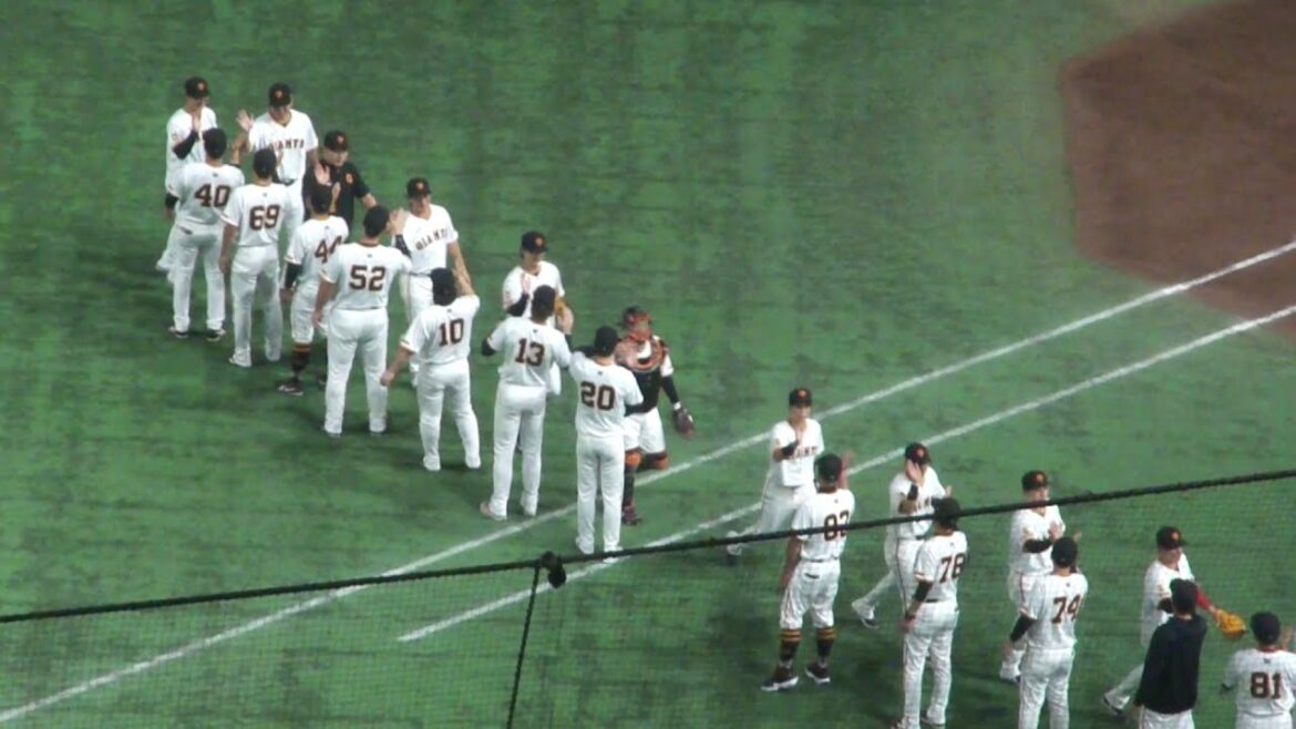 読売ジャイアンツ 田中瑛斗が村林一輝をサードゴロに打ち取り試合終了　巨人 5 - 0 楽天　2025年6月8日(日)　東京ドーム交流戦