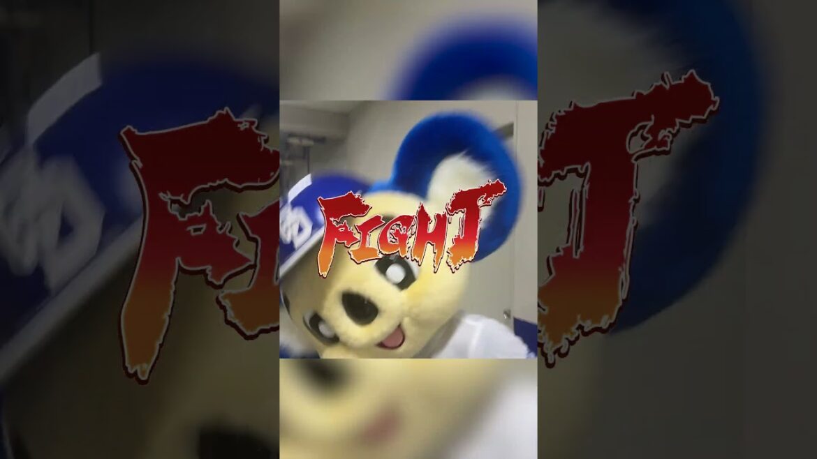 【交流戦名物】マリーンズ広報と戦うドアラ #chibalotte