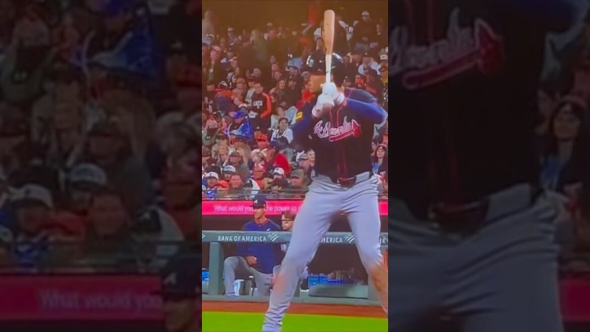 Atlanta Braves Matt Olson HOMERS to tie the game ‼️🔥⚾️ #shorts @braves @SFGiants