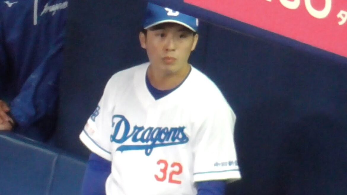 本日1軍登録の伊藤茉央　ベンチで見学か？石橋康太と言葉をかわす　中日ドラゴンズVS千葉ロッテマリーンズ　2025/06/08