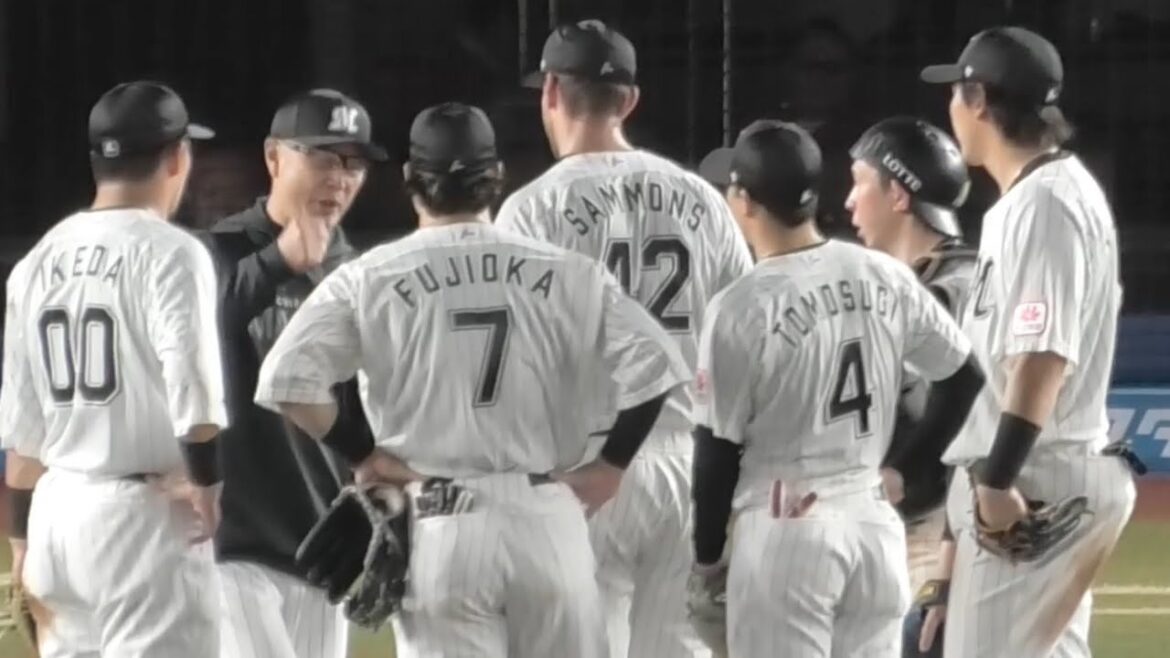 千葉ロッテのブライアン・サモンズ投手が8回にノーノーを逃し降板の瞬間、ロッテファンの拍手喝采を浴びる！広島東洋カープvs千葉ロッテマリーンズ 2025年6月10日