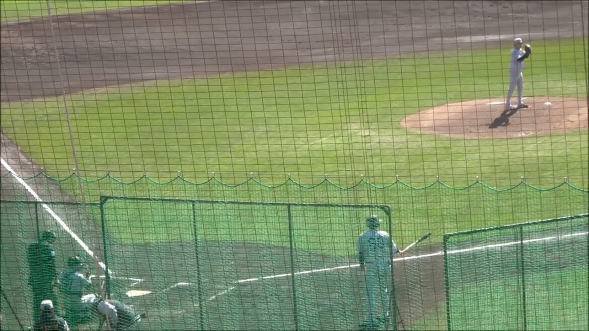 石川達也投手、シートバッティング前の投球練習