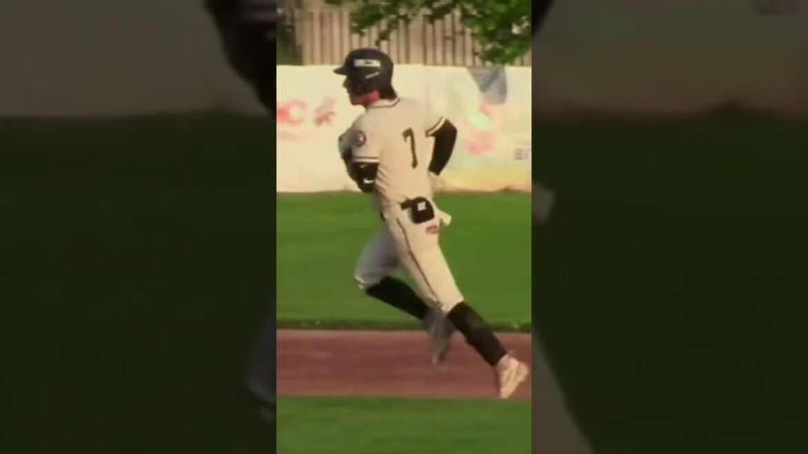 Robert Mackie of the @ckbarnstormers the GW HR in Saturday's Night 3-2 victory over Hamilton