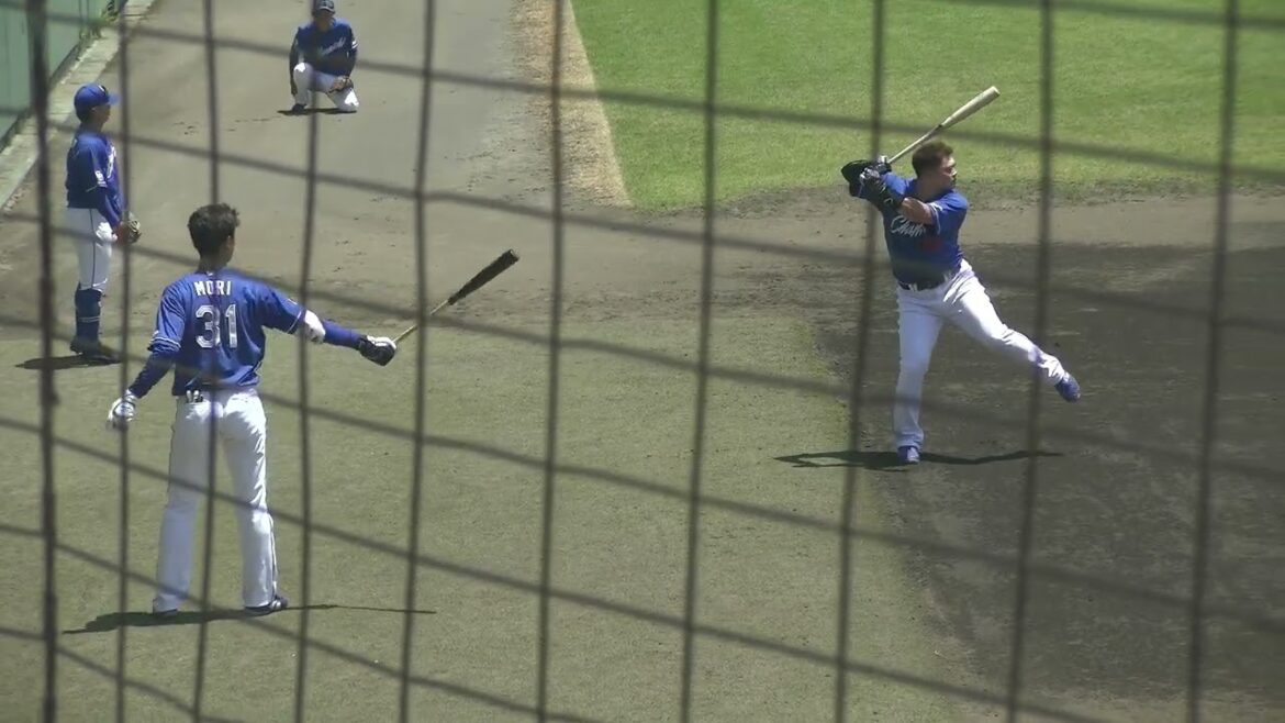 中日ドラゴンズ 細川成也選手とルーキー 森駿太選手の素振り 2025/6/17 ちゅ～るスタジアム