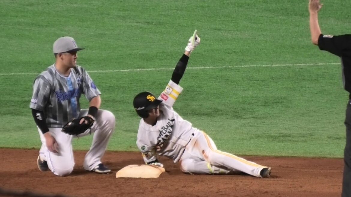 ホークス 緊急代打の川瀬晃、タイムリー（１本目／２）後の様子～2025.6.14