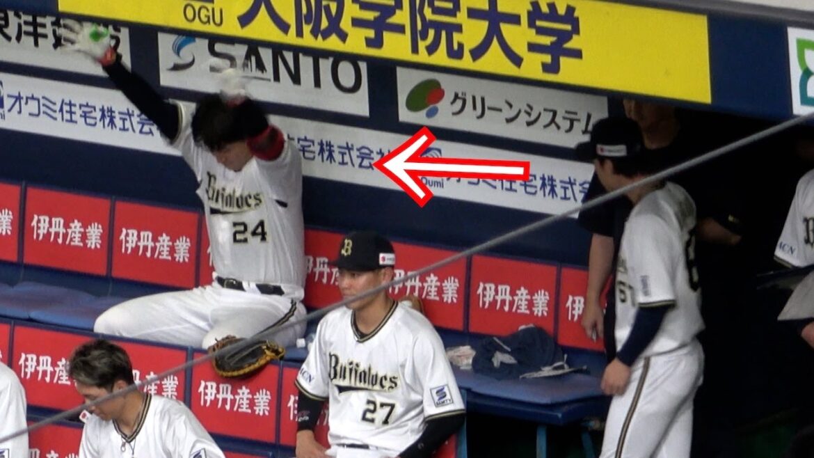 いつものルーティンを終えた紅林に穏やかな笑顔を向けた中川圭太