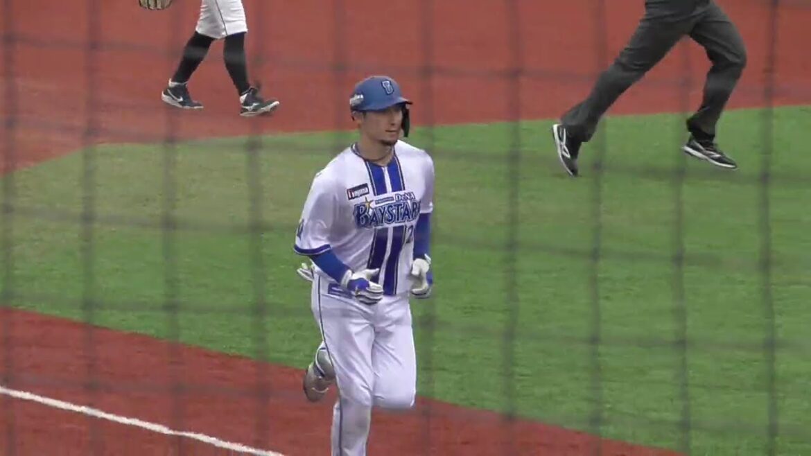 2025年6月15日 イースタンリーグ 埼玉西武戦・ 伊藤 光 選手のホームラン判定後のシーン（ボールデッド中）